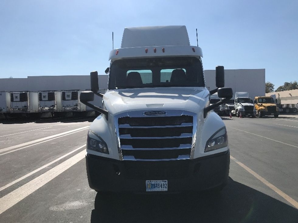 Day Cab Tractor-Heavy Duty Tractors-Freightliner-2020-T12664ST-Torrance-CA-486,161\n\t\tmiles-$ 48,500 - Image 2