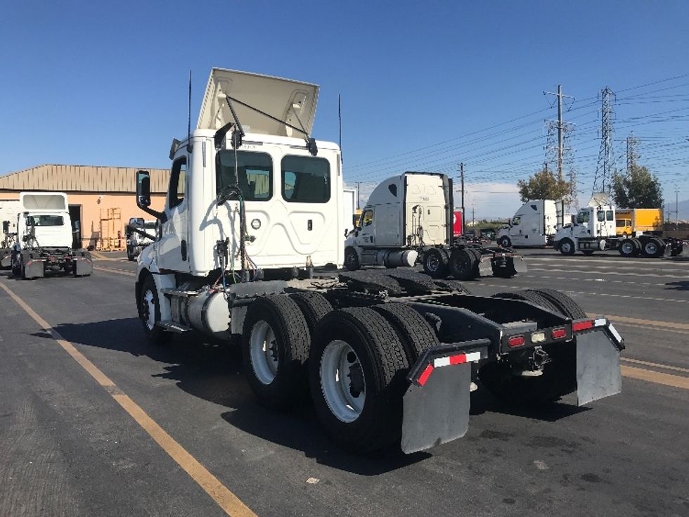 Day Cab Tractor-Heavy Duty Tractors-Freightliner-2020-T12664ST-Torrance-CA-486,161\n\t\tmiles-$ 48,500 - Image 5
