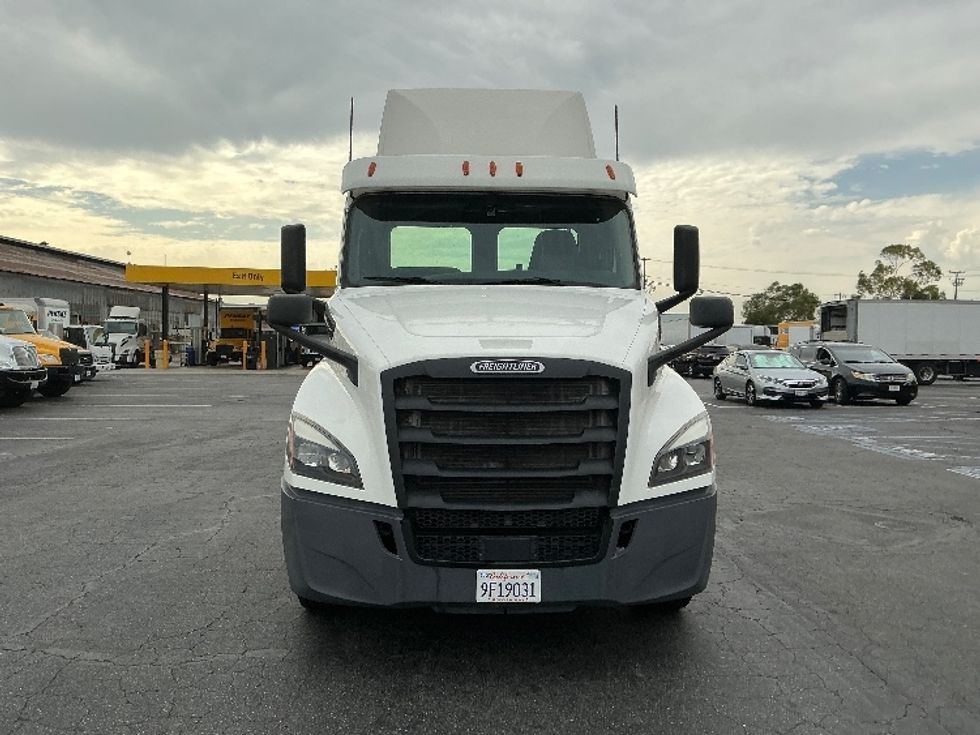 Day Cab Tractor-Heavy Duty Tractors-Freightliner-2020-T12664ST-Torrance-CA-83,619\n\t\tmiles-$ 70,500 - Image 2