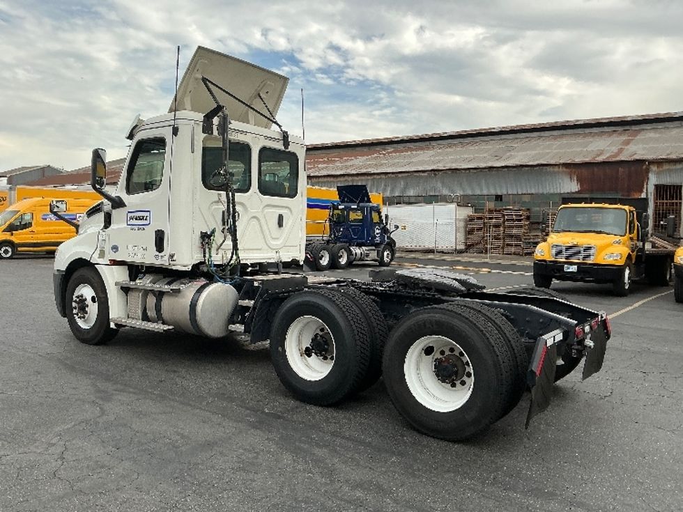 Day Cab Tractor-Heavy Duty Tractors-Freightliner-2020-T12664ST-Torrance-CA-83,619\n\t\tmiles-$ 70,500 - Image 5