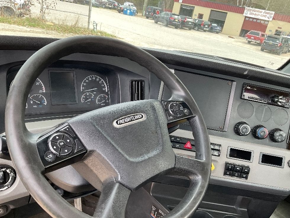 Day Cab Tractor-Heavy Duty Tractors-Freightliner-2020-T12664ST-Traverse City-MI-605,875\n\t\tmiles-$ 29,000 - Image 11