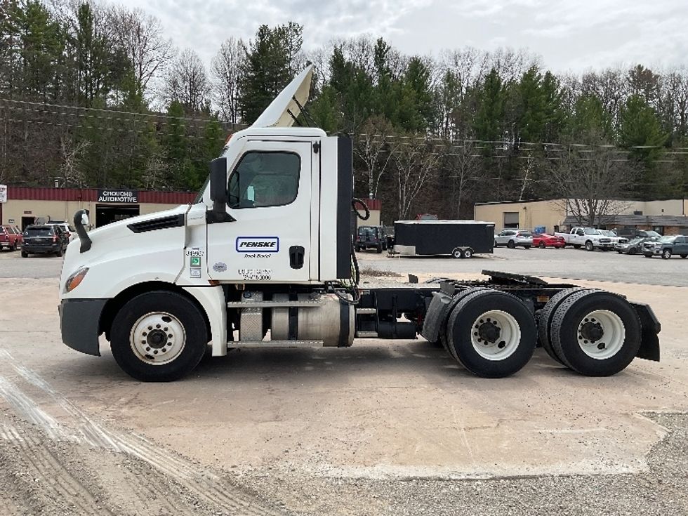 Day Cab Tractor-Heavy Duty Tractors-Freightliner-2020-T12664ST-Traverse City-MI-605,875\n\t\tmiles-$ 29,000 - Image 4