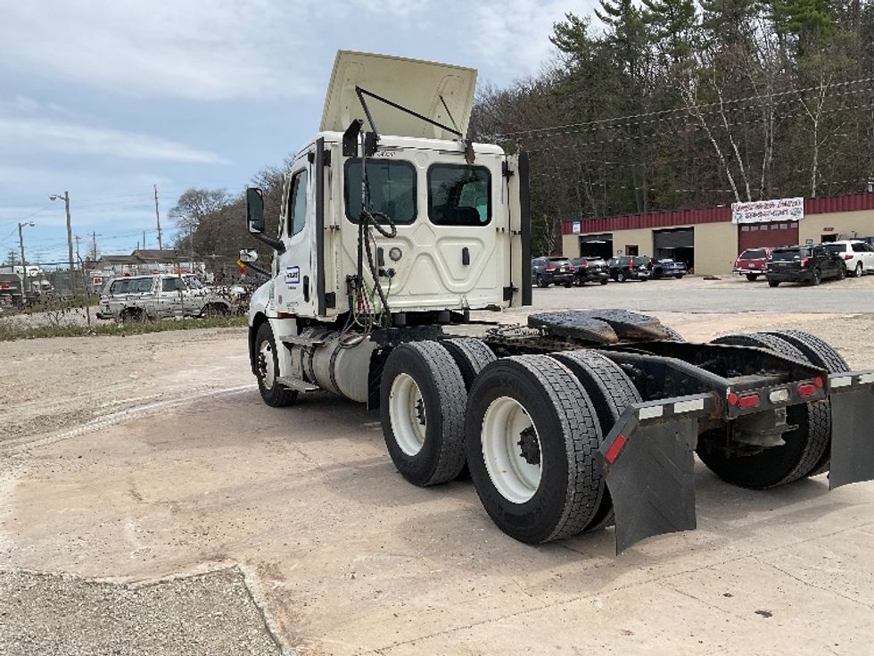 Day Cab Tractor-Heavy Duty Tractors-Freightliner-2020-T12664ST-Traverse City-MI-605,875\n\t\tmiles-$ 29,000 - Image 5