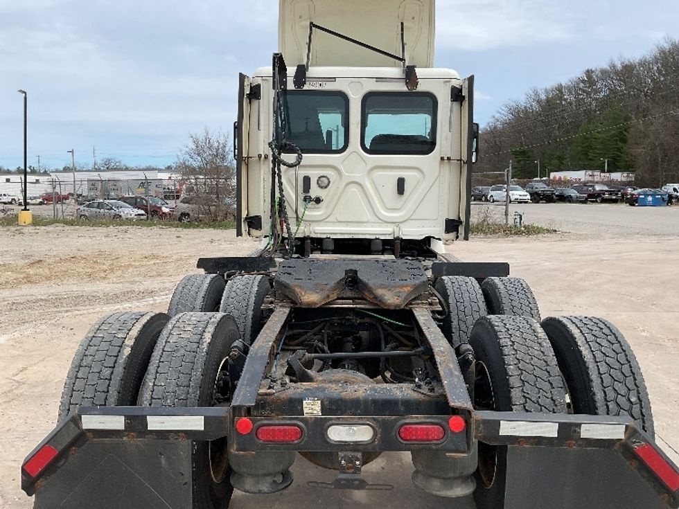 Day Cab Tractor-Heavy Duty Tractors-Freightliner-2020-T12664ST-Traverse City-MI-605,875\n\t\tmiles-$ 29,000 - Image 6