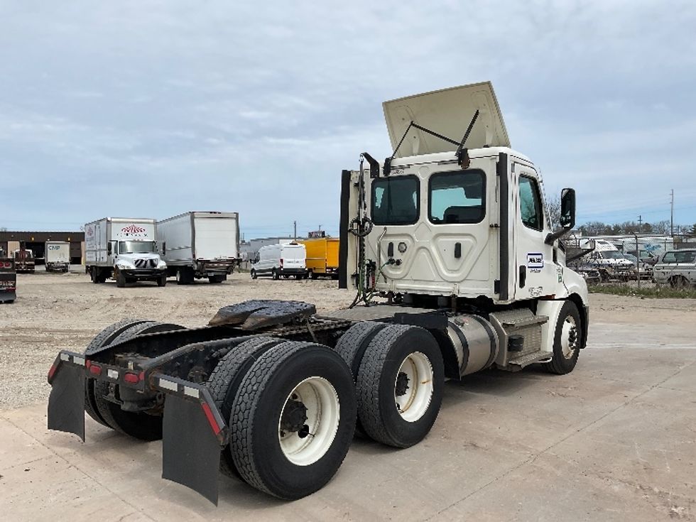 Day Cab Tractor-Heavy Duty Tractors-Freightliner-2020-T12664ST-Traverse City-MI-605,875\n\t\tmiles-$ 29,000 - Image 7