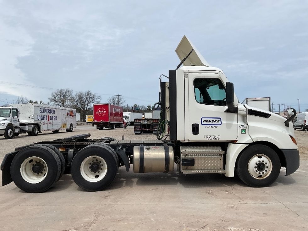 Day Cab Tractor-Heavy Duty Tractors-Freightliner-2020-T12664ST-Traverse City-MI-605,875\n\t\tmiles-$ 29,000 - Image 8
