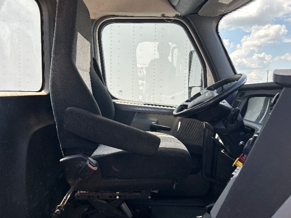 Day Cab Tractor-Heavy Duty Tractors-Freightliner-2020-T12664ST-Tulsa-OK-216,212\n\t\tmiles-$ 70,000 - Image 14