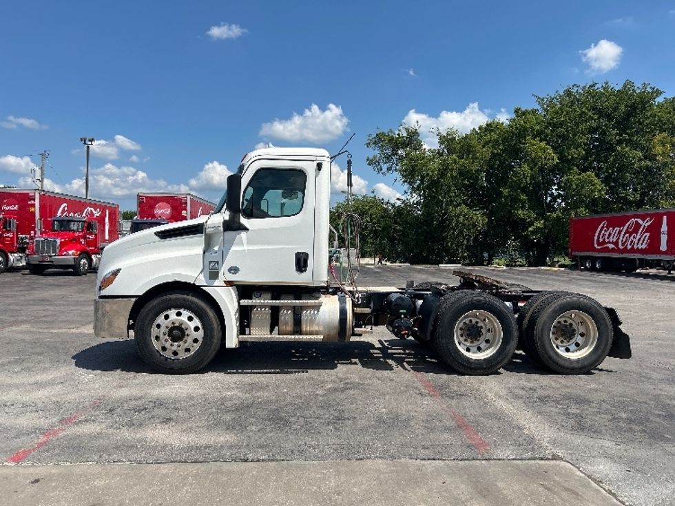 Day Cab Tractor-Heavy Duty Tractors-Freightliner-2020-T12664ST-Tulsa-OK-216,212\n\t\tmiles-$ 70,000 - Image 4