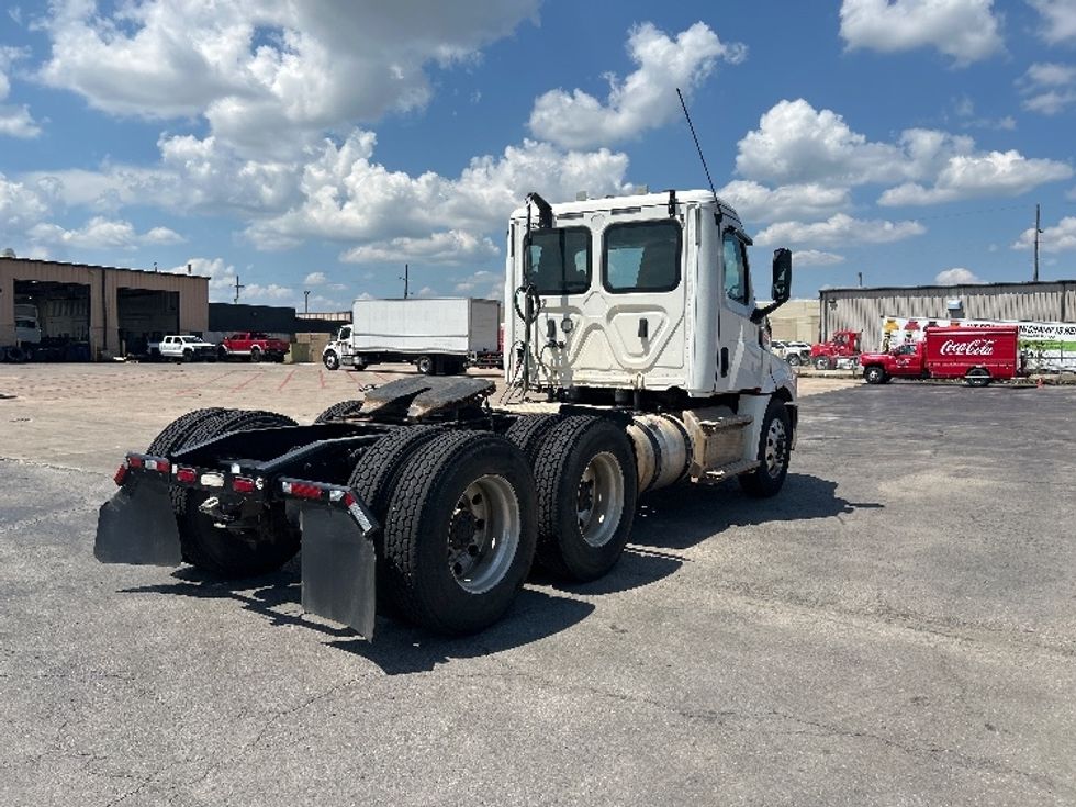 Day Cab Tractor-Heavy Duty Tractors-Freightliner-2020-T12664ST-Tulsa-OK-216,212\n\t\tmiles-$ 70,000 - Image 7