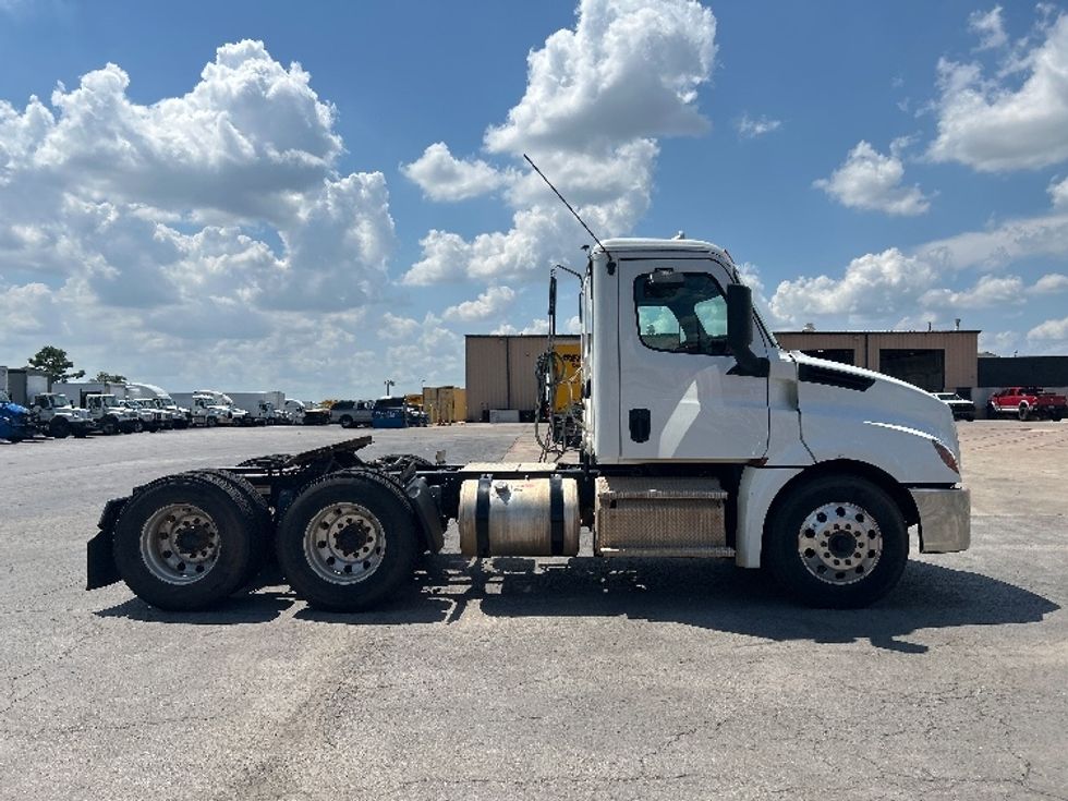 Day Cab Tractor-Heavy Duty Tractors-Freightliner-2020-T12664ST-Tulsa-OK-216,212\n\t\tmiles-$ 70,000 - Image 8
