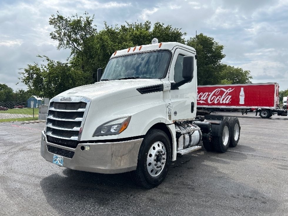 Day Cab Tractor-Heavy Duty Tractors-Freightliner-2020-T12664ST-Tulsa-OK-222,112\n\t\tmiles-$ 69,750 - Image 3