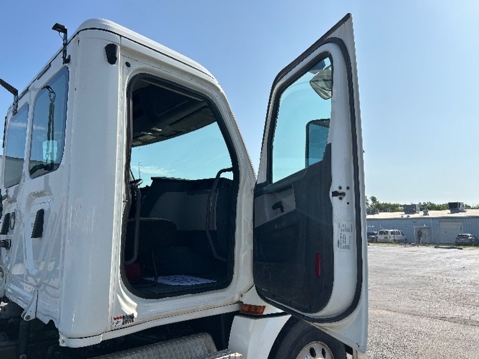 Day Cab Tractor-Heavy Duty Tractors-Freightliner-2020-T12664ST-Tulsa-OK-254,476\n\t\tmiles-$ 67,250 - Image 12