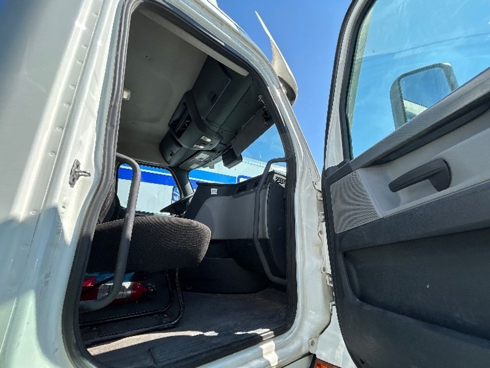 Day Cab Tractor-Heavy Duty Tractors-Freightliner-2020-T12664ST-Tulsa-OK-321,805\n\t\tmiles-$ 63,250 - Image 12