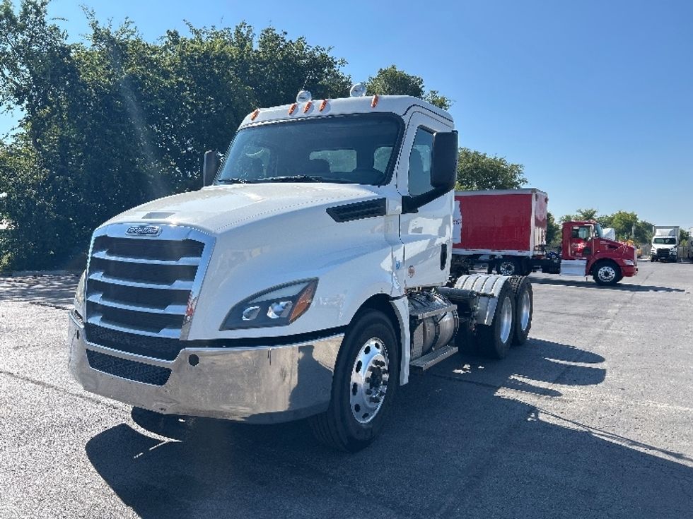 Day Cab Tractor-Heavy Duty Tractors-Freightliner-2020-T12664ST-Tulsa-OK-321,805\n\t\tmiles-$ 63,250 - Image 3