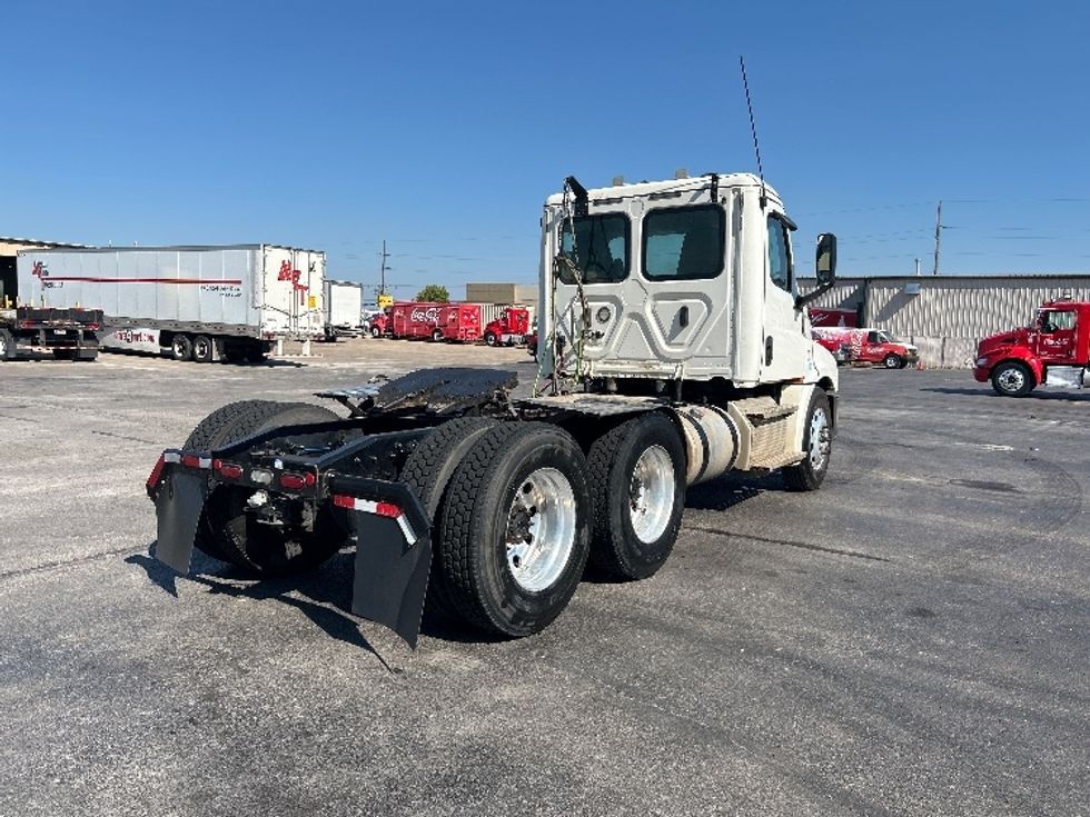 Day Cab Tractor-Heavy Duty Tractors-Freightliner-2020-T12664ST-Tulsa-OK-321,805\n\t\tmiles-$ 63,250 - Image 7