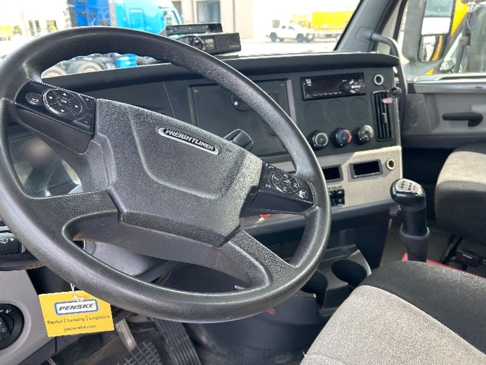 Day Cab Tractor-Heavy Duty Tractors-Freightliner-2020-T12664ST-Tulsa-OK-83,737\n\t\tmiles-$ 68,250 - Image 10