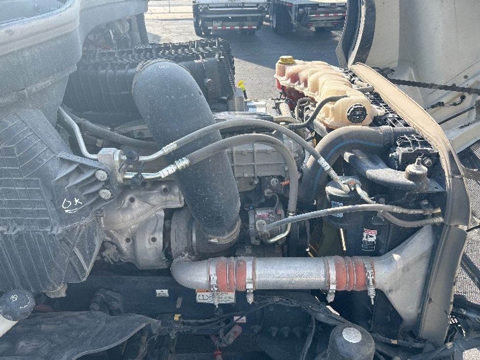 Day Cab Tractor-Heavy Duty Tractors-Freightliner-2020-T12664ST-Tulsa-OK-83,737\n\t\tmiles-$ 68,250 - Image 15