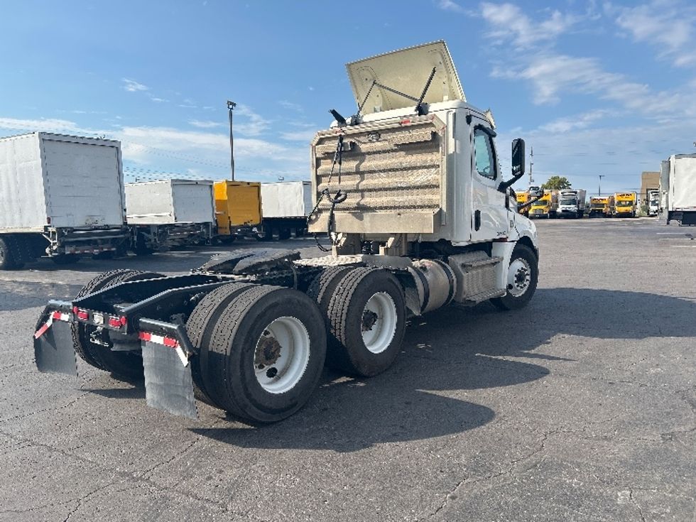 Day Cab Tractor-Heavy Duty Tractors-Freightliner-2020-T12664ST-Tulsa-OK-83,737\n\t\tmiles-$ 68,250 - Image 7
