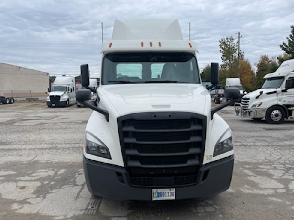 Day Cab Tractor-Heavy Duty Tractors-Freightliner-2020-T12664ST-Twinsburg-OH-531,954\n\t\tmiles-$ 38,250 - Image 2