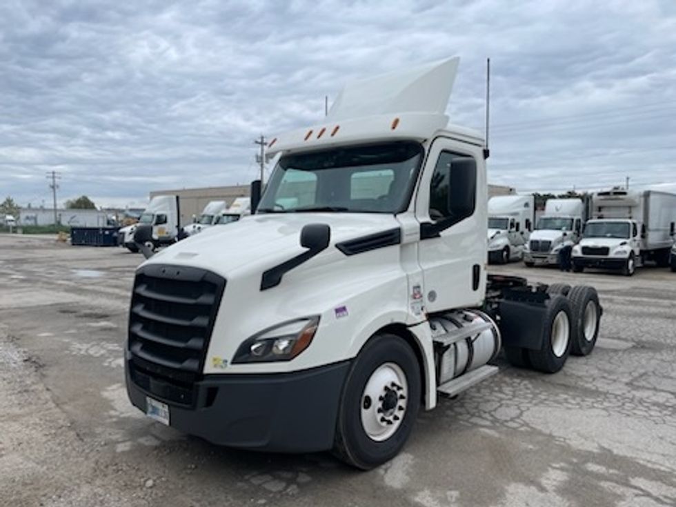 Day Cab Tractor-Heavy Duty Tractors-Freightliner-2020-T12664ST-Twinsburg-OH-531,954\n\t\tmiles-$ 38,250 - Image 3
