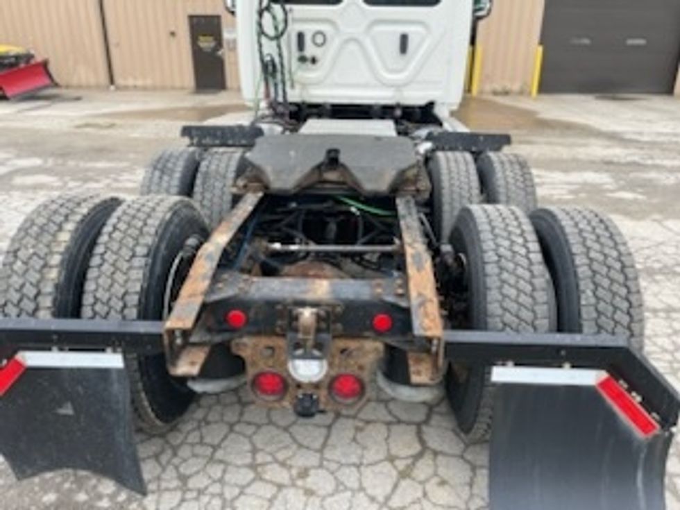 Day Cab Tractor-Heavy Duty Tractors-Freightliner-2020-T12664ST-Twinsburg-OH-531,954\n\t\tmiles-$ 38,250 - Image 6