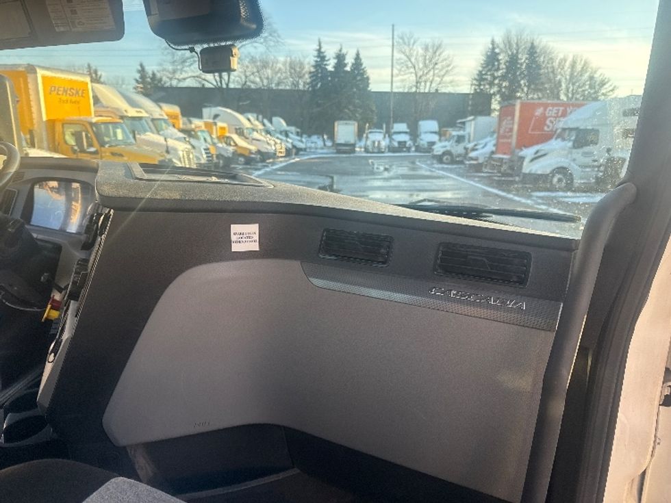 Day Cab Tractor-Heavy Duty Tractors-Freightliner-2020-T12664ST-Twinsburg-OH-613,485\n\t\tmiles-$ 32,000 - Image 13