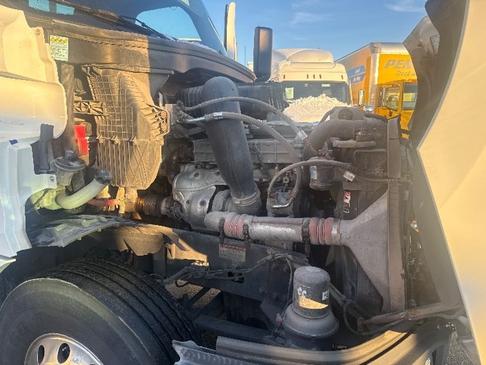 Day Cab Tractor-Heavy Duty Tractors-Freightliner-2020-T12664ST-Twinsburg-OH-613,485\n\t\tmiles-$ 32,000 - Image 15