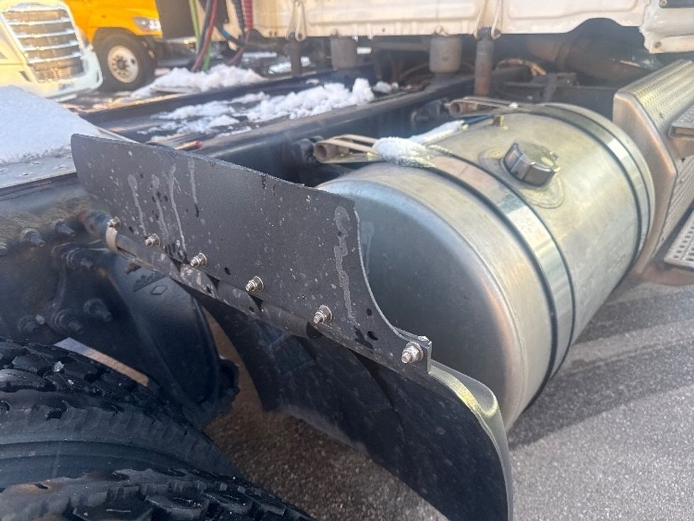 Day Cab Tractor-Heavy Duty Tractors-Freightliner-2020-T12664ST-Twinsburg-OH-613,485\n\t\tmiles-$ 32,000 - Image 21