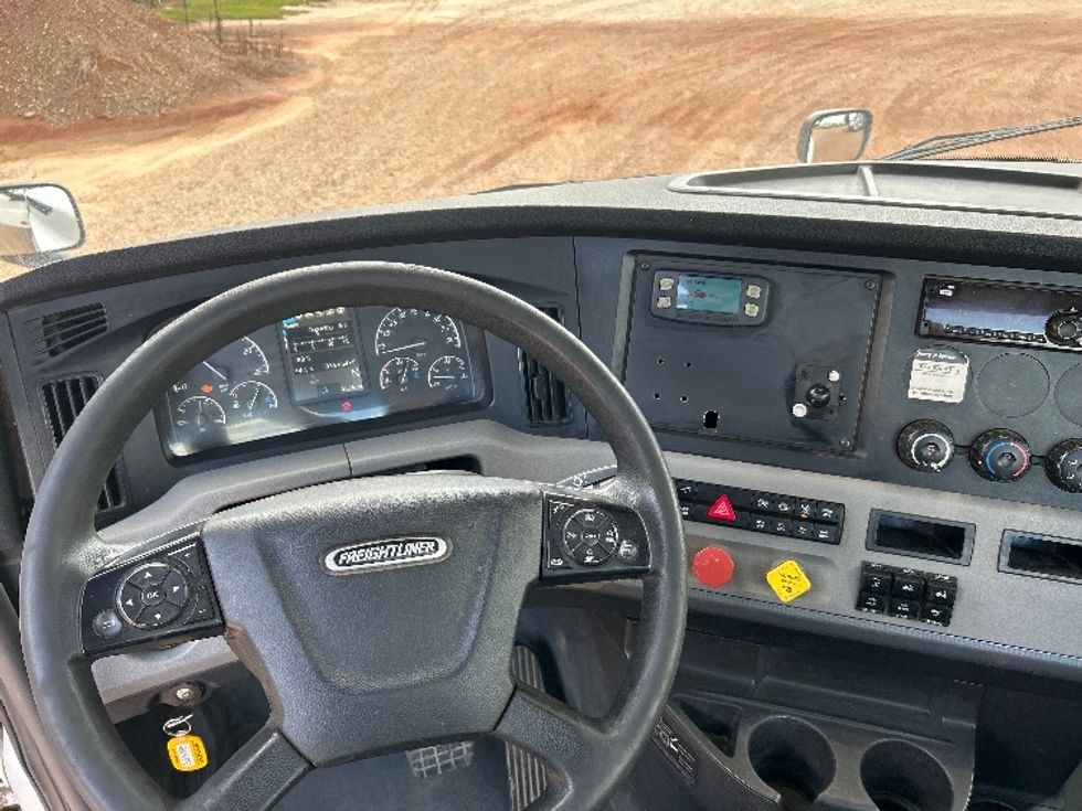 Day Cab Tractor-Heavy Duty Tractors-Freightliner-2020-T12664ST-Tyler-TX-334,654\n\t\tmiles-$ 59,250 - Image 11
