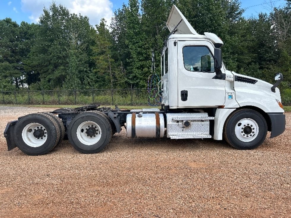 Day Cab Tractor-Heavy Duty Tractors-Freightliner-2020-T12664ST-Tyler-TX-334,654\n\t\tmiles-$ 59,250 - Image 8
