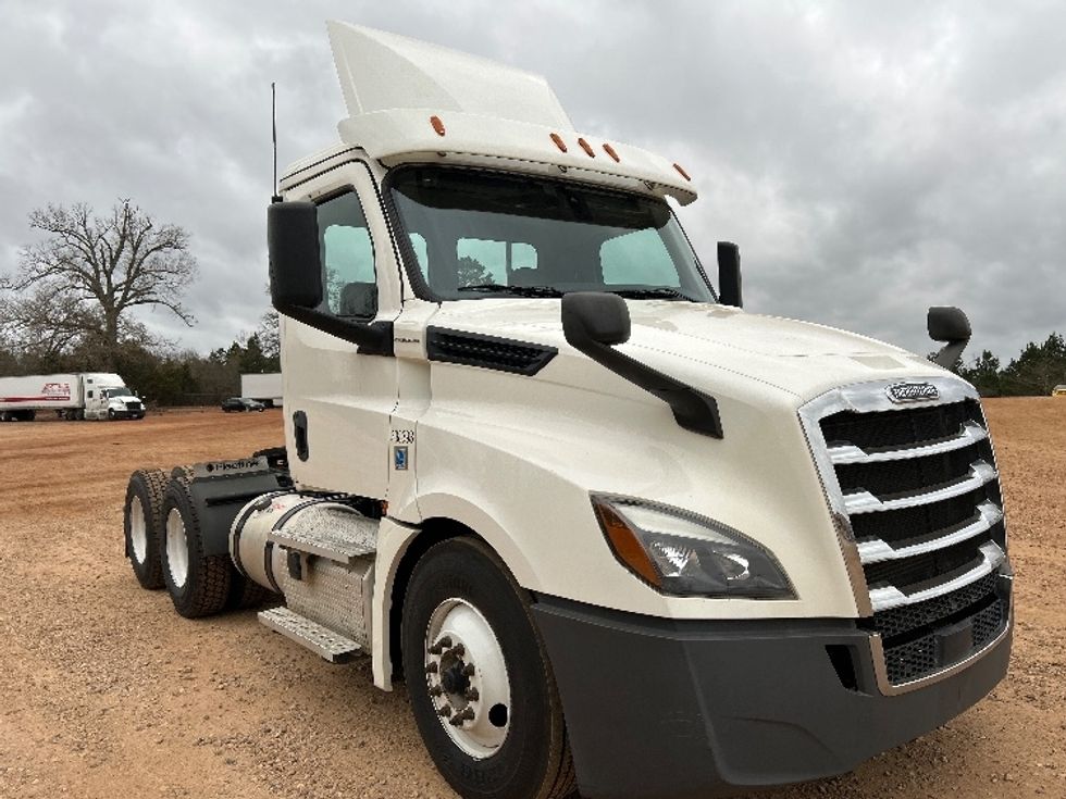 Day Cab Tractor-Heavy Duty Tractors-Freightliner-2020-T12664ST-Tyler-TX-383,799\n\t\tmiles-$ 54,250 - Image 1