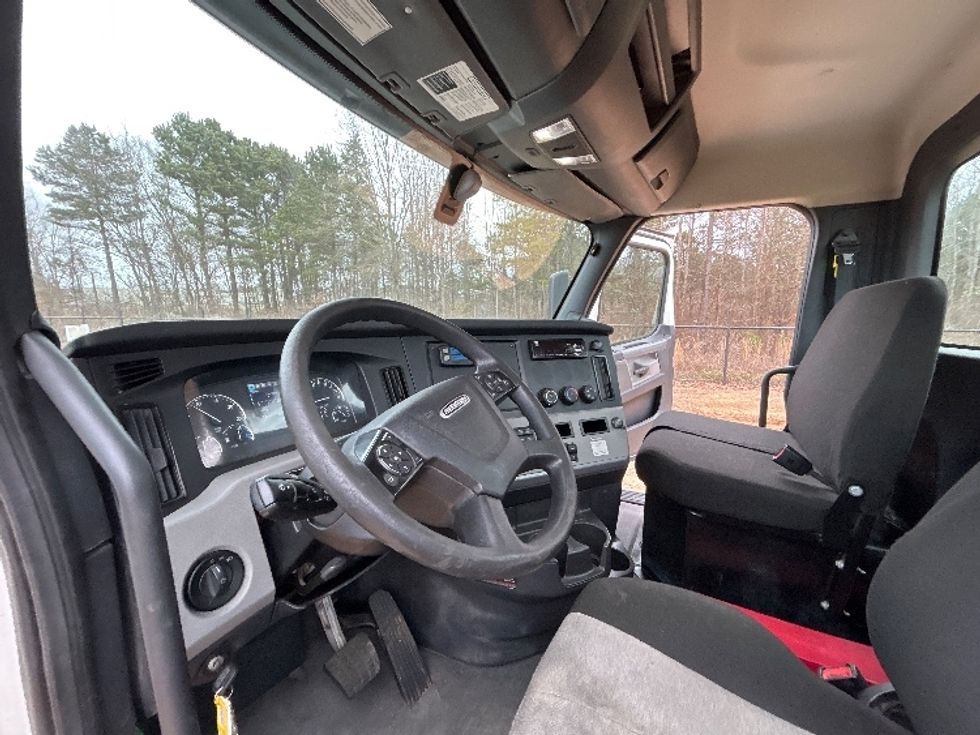 Day Cab Tractor-Heavy Duty Tractors-Freightliner-2020-T12664ST-Tyler-TX-383,799\n\t\tmiles-$ 54,250 - Image 10