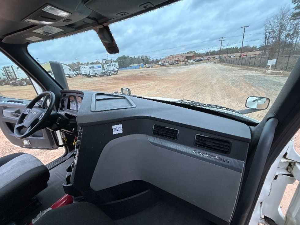 Day Cab Tractor-Heavy Duty Tractors-Freightliner-2020-T12664ST-Tyler-TX-383,799\n\t\tmiles-$ 54,250 - Image 13