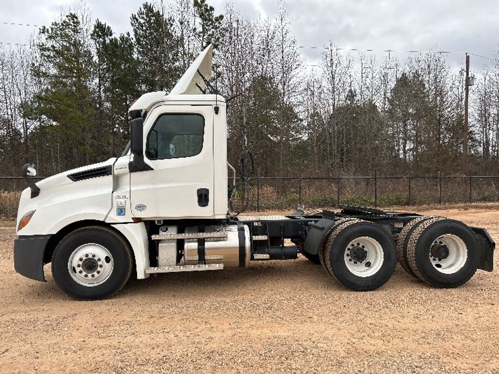 Day Cab Tractor-Heavy Duty Tractors-Freightliner-2020-T12664ST-Tyler-TX-383,799\n\t\tmiles-$ 54,250 - Image 4