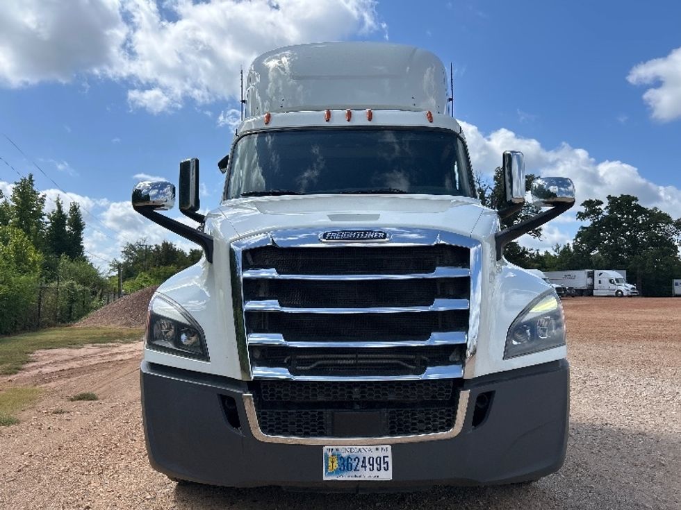 Day Cab Tractor-Heavy Duty Tractors-Freightliner-2020-T12664ST-Tyler-TX-489,886\n\t\tmiles-$ 46,750 - Image 2