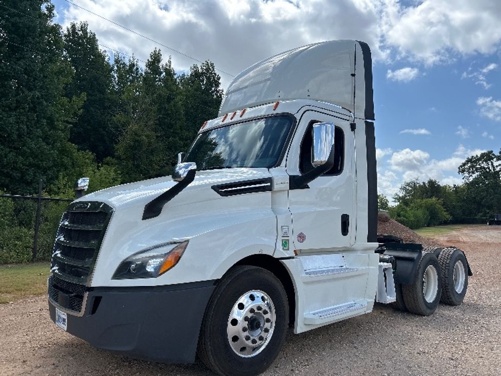 Day Cab Tractor-Heavy Duty Tractors-Freightliner-2020-T12664ST-Tyler-TX-489,886\n\t\tmiles-$ 46,750 - Image 3