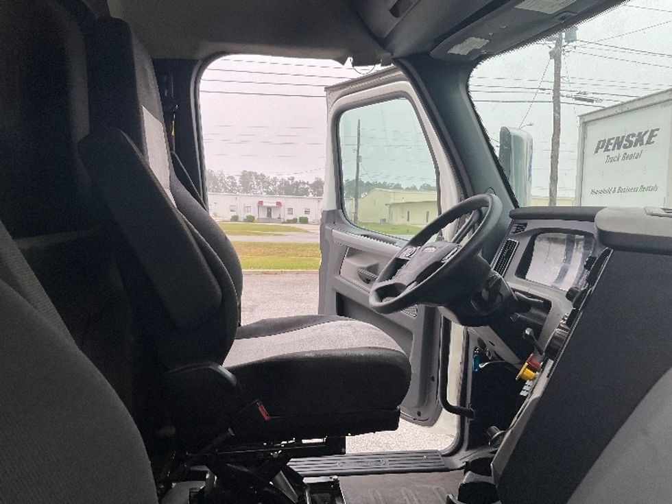 Day Cab Tractor-Heavy Duty Tractors-Freightliner-2020-T12664ST-Valdosta-GA-614,948\n\t\tmiles-$ 34,500 - Image 14