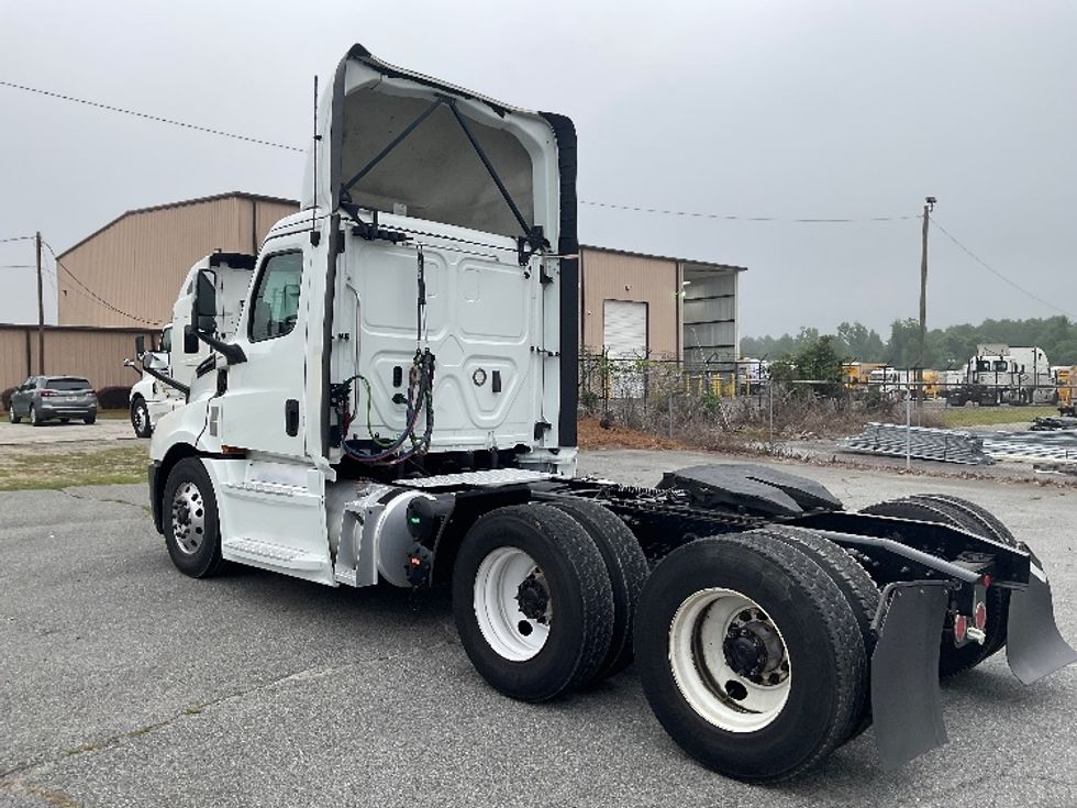 Day Cab Tractor-Heavy Duty Tractors-Freightliner-2020-T12664ST-Valdosta-GA-614,948\n\t\tmiles-$ 34,500 - Image 5