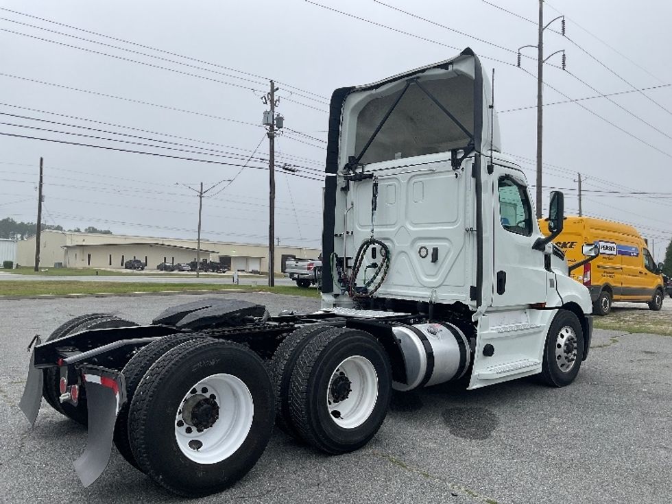 Day Cab Tractor-Heavy Duty Tractors-Freightliner-2020-T12664ST-Valdosta-GA-614,948\n\t\tmiles-$ 34,500 - Image 7