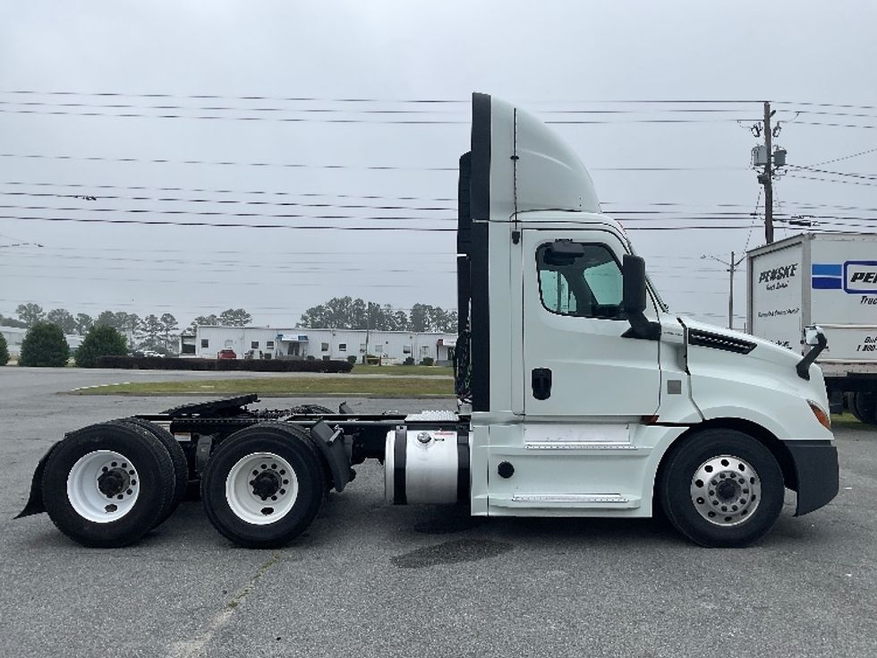 Day Cab Tractor-Heavy Duty Tractors-Freightliner-2020-T12664ST-Valdosta-GA-614,948\n\t\tmiles-$ 34,500 - Image 8