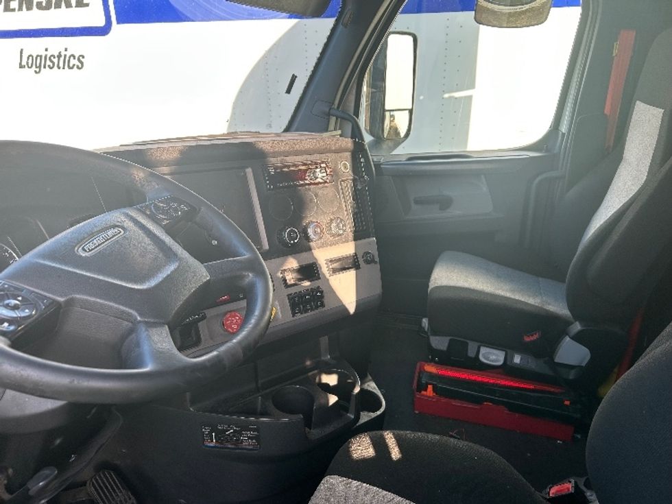 Day Cab Tractor-Heavy Duty Tractors-Freightliner-2020-T12664ST-Valdosta-GA-757,214\n\t\tmiles-$ 12,000 - Image 10
