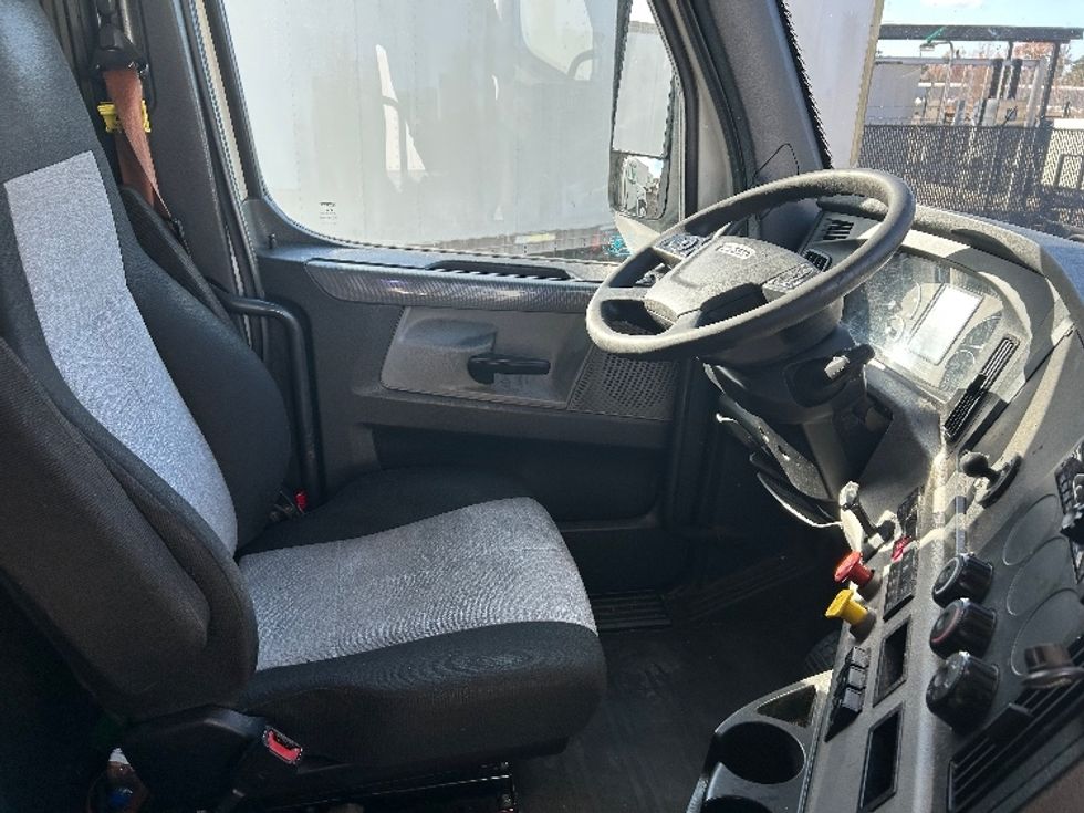Day Cab Tractor-Heavy Duty Tractors-Freightliner-2020-T12664ST-Valdosta-GA-757,214\n\t\tmiles-$ 12,000 - Image 14