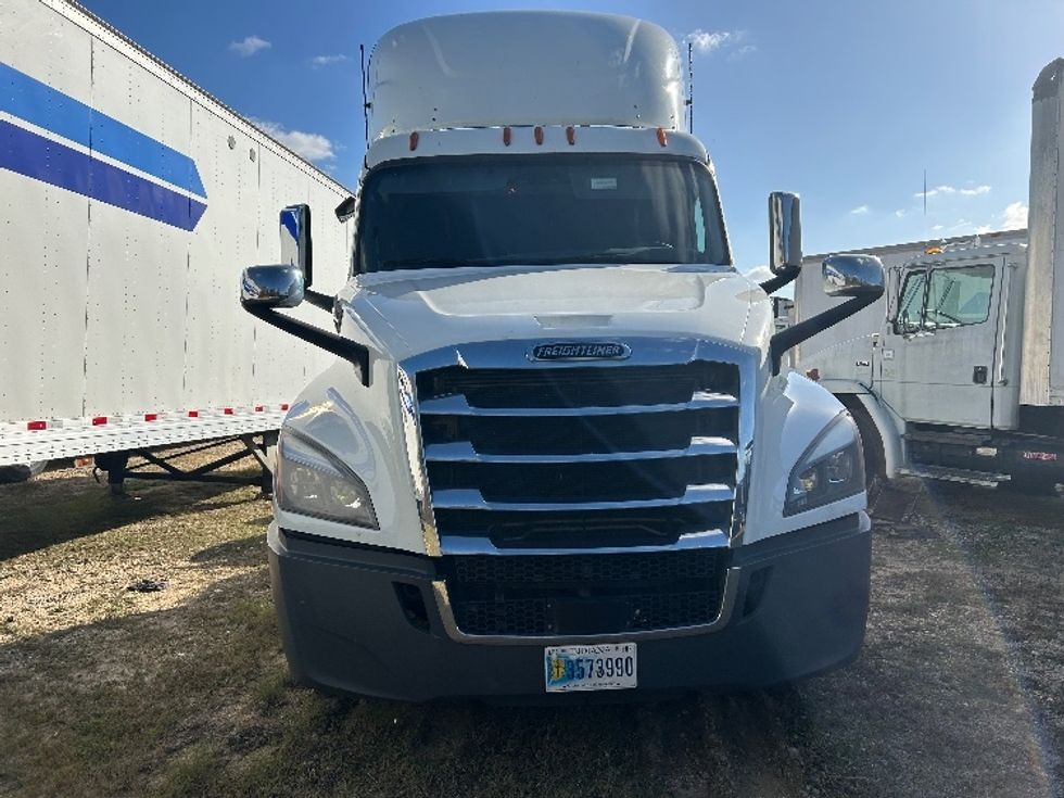 Day Cab Tractor-Heavy Duty Tractors-Freightliner-2020-T12664ST-Valdosta-GA-757,214\n\t\tmiles-$ 12,000 - Image 2