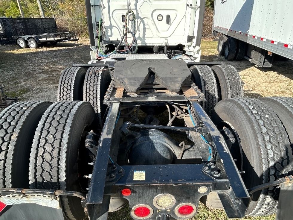 Day Cab Tractor-Heavy Duty Tractors-Freightliner-2020-T12664ST-Valdosta-GA-757,214\n\t\tmiles-$ 12,000 - Image 6