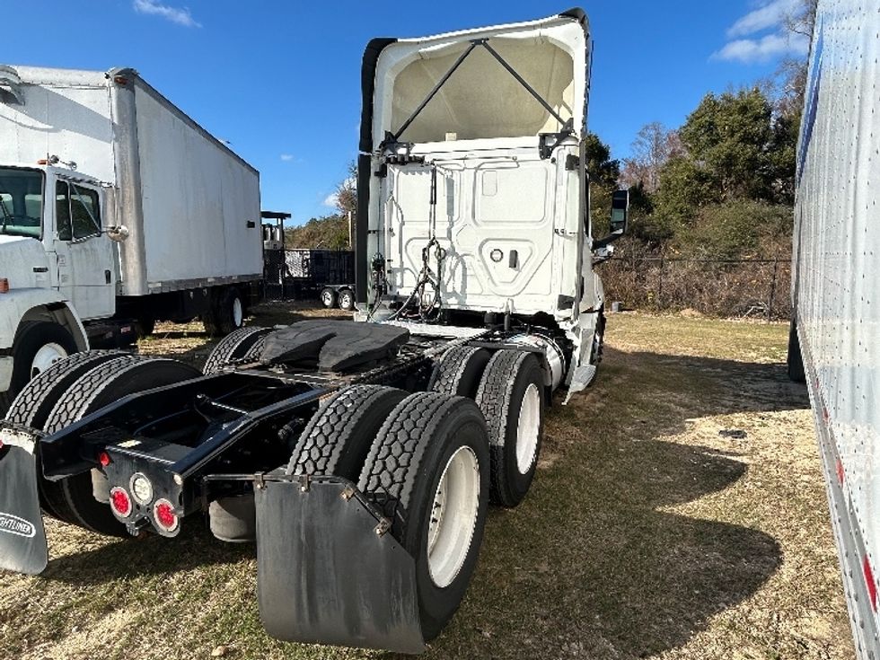 Day Cab Tractor-Heavy Duty Tractors-Freightliner-2020-T12664ST-Valdosta-GA-757,214\n\t\tmiles-$ 12,000 - Image 7