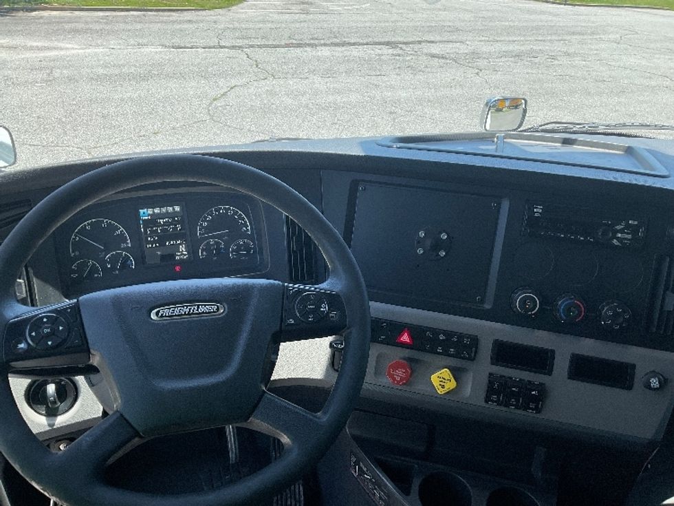 Day Cab Tractor-Heavy Duty Tractors-Freightliner-2020-T12664ST-Valdosta-GA-858,335\n\t\tmiles-$ 30,250 - Image 11