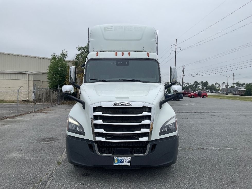 Day Cab Tractor-Heavy Duty Tractors-Freightliner-2020-T12664ST-Valdosta-GA-858,335\n\t\tmiles-$ 30,250 - Image 2