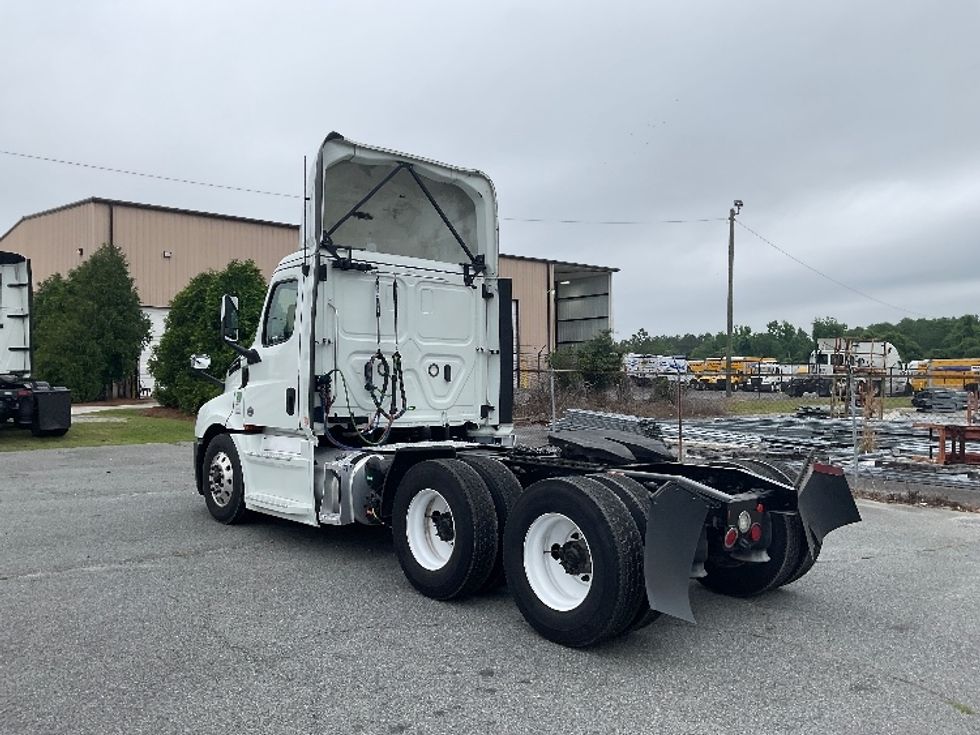 Day Cab Tractor-Heavy Duty Tractors-Freightliner-2020-T12664ST-Valdosta-GA-858,335\n\t\tmiles-$ 30,250 - Image 5