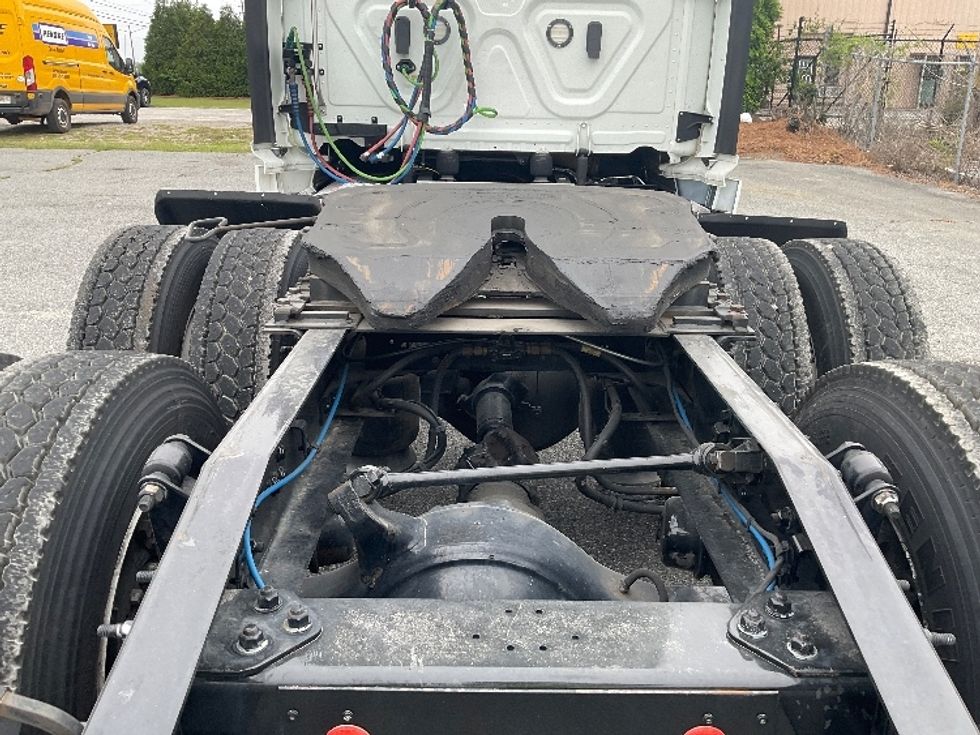 Day Cab Tractor-Heavy Duty Tractors-Freightliner-2020-T12664ST-Valdosta-GA-858,335\n\t\tmiles-$ 30,250 - Image 6