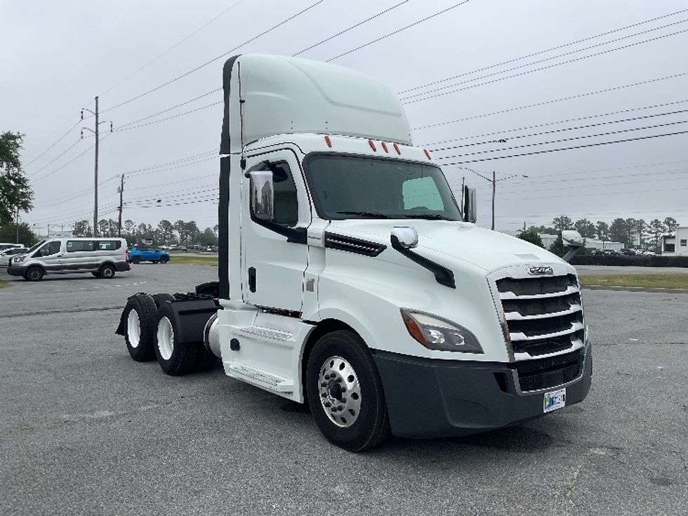 Day Cab Tractor-Heavy Duty Tractors-Freightliner-2020-T12664ST-Valdosta-GA-886,885\n\t\tmiles-$ 30,500 - Image 1